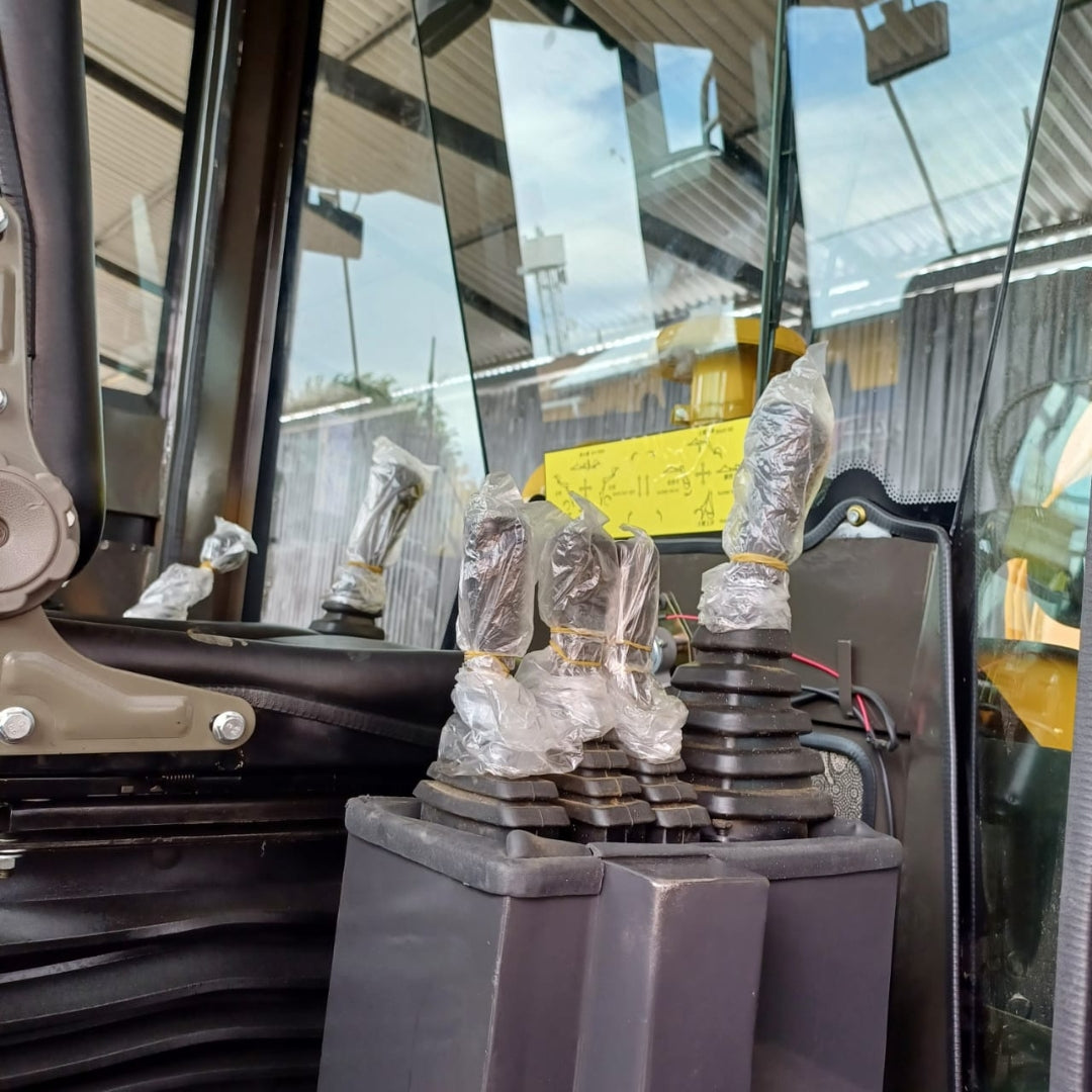 Retroexcavadora Pro Carga 2000 Kg A/C Turbo