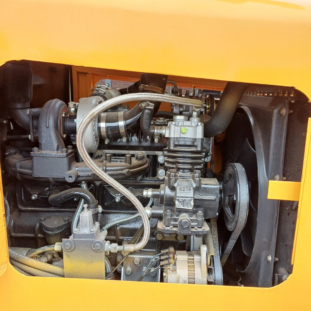 Retroexcavadora Pro Carga 2000 Kg A/C Turbo