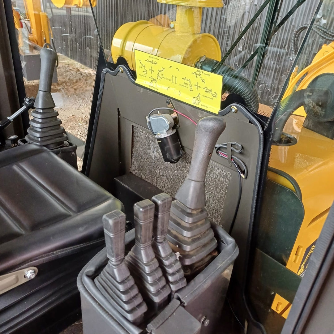 Retroexcavadora Pro Carga 1500 Kg A/C