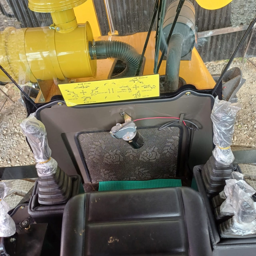 Retroexcavadora Carga 2000 Kg Pro A/C Turbo