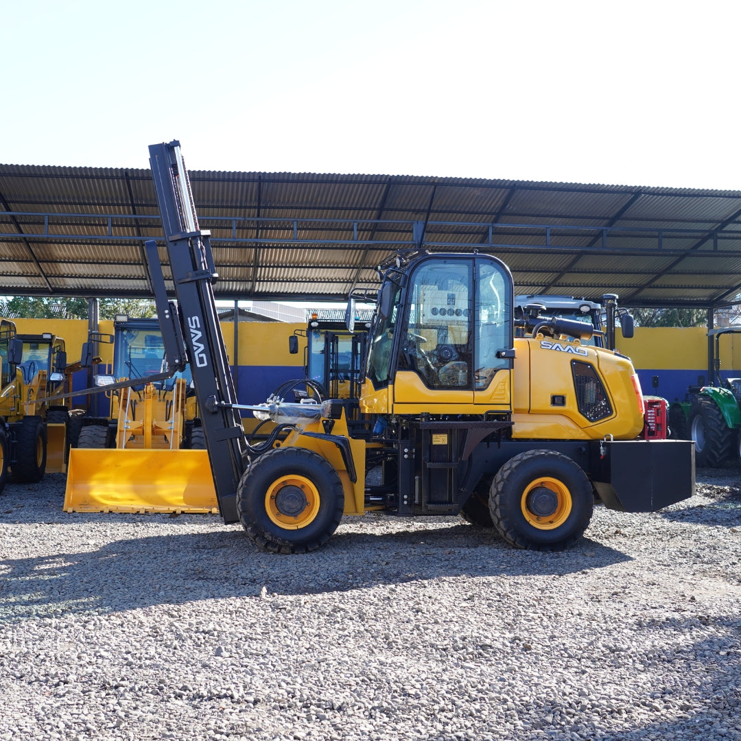 Grúa Horquilla 4x4 Carga 3500 Kg, 4m A/C