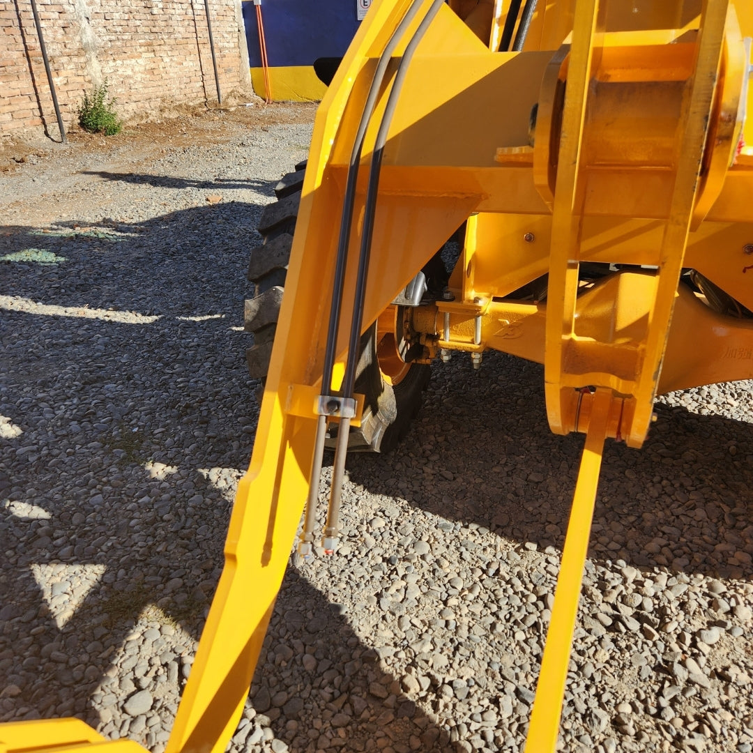 Retroexcavadora Pro Carga 2000 Kg A/C Turbo