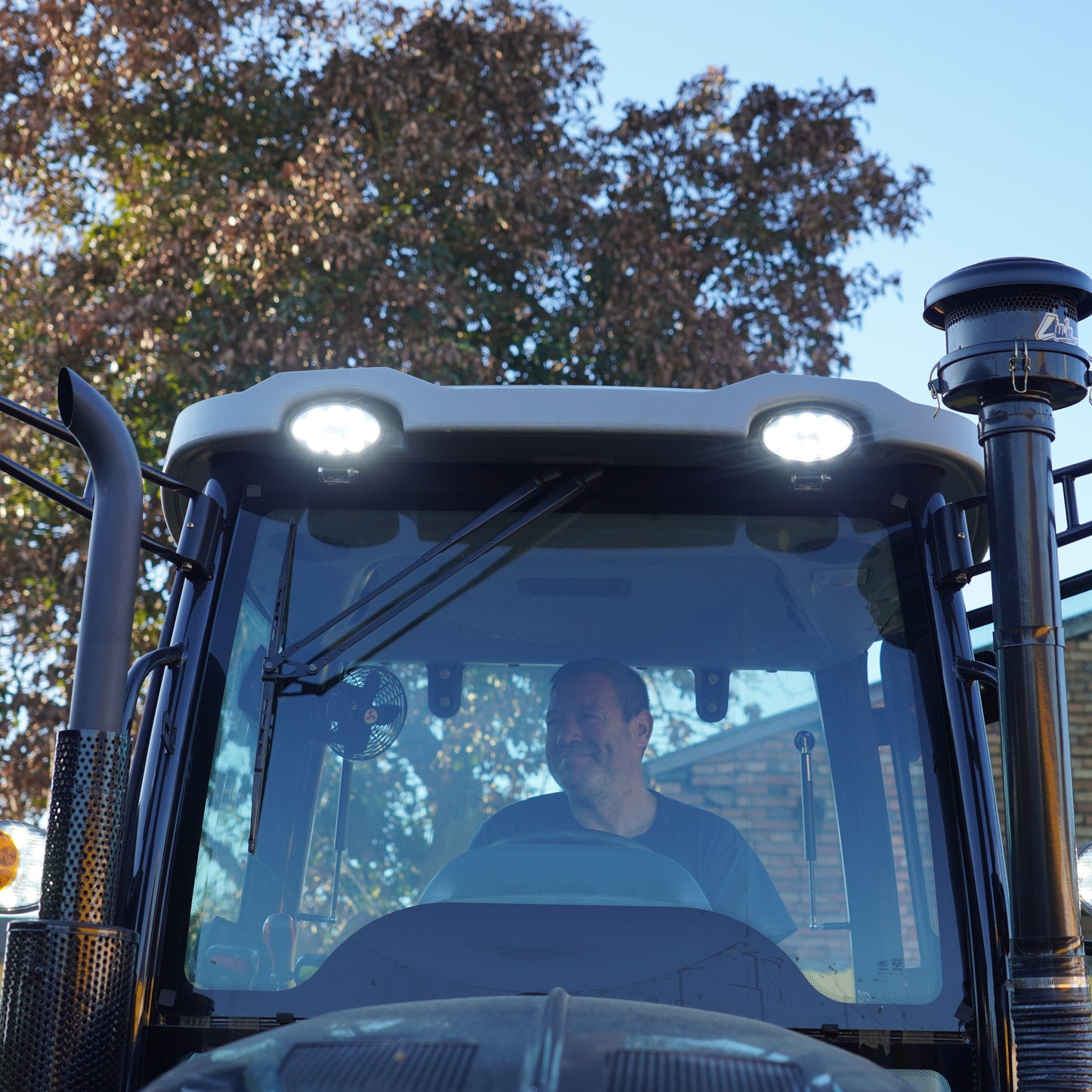 Tractor 4x4 Cabinado 100 HP Turbo A/C