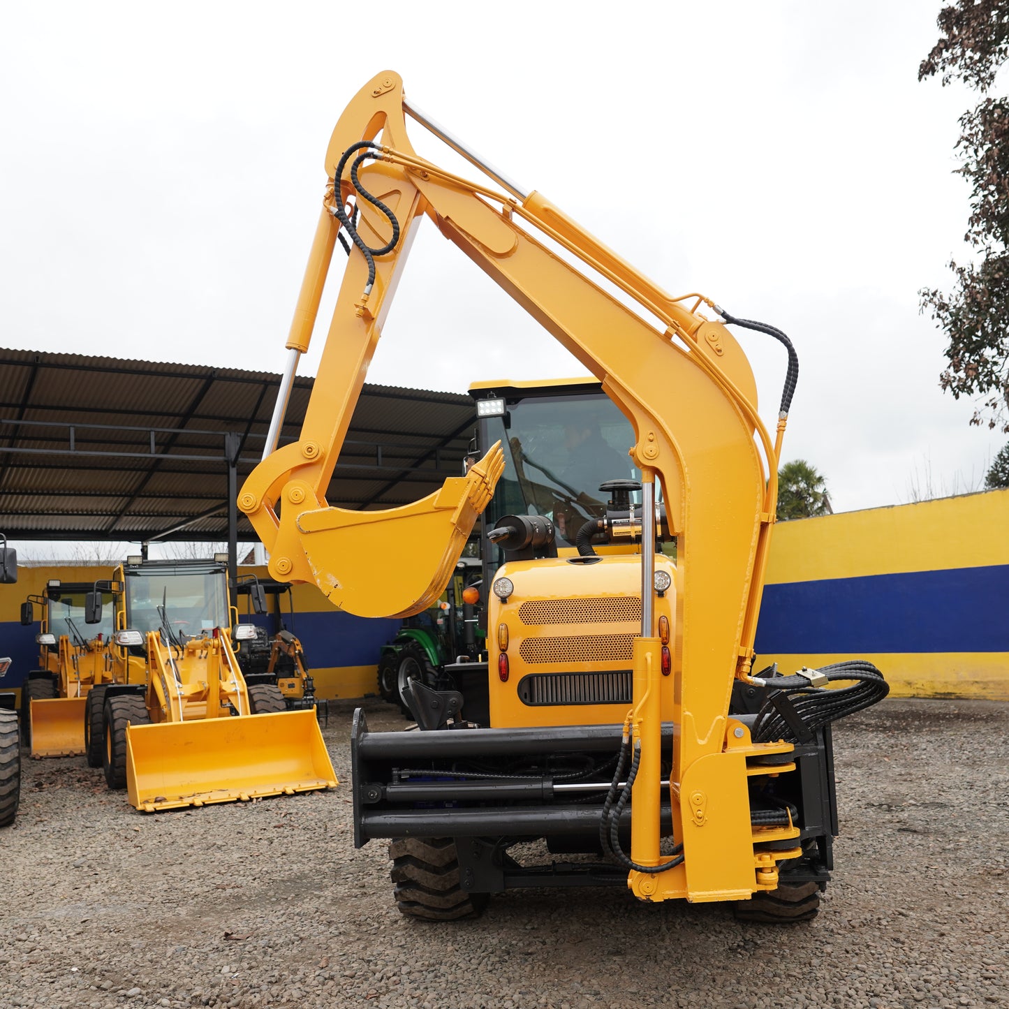 Retroexcavadora Work Carga 2000 Kg Turbo