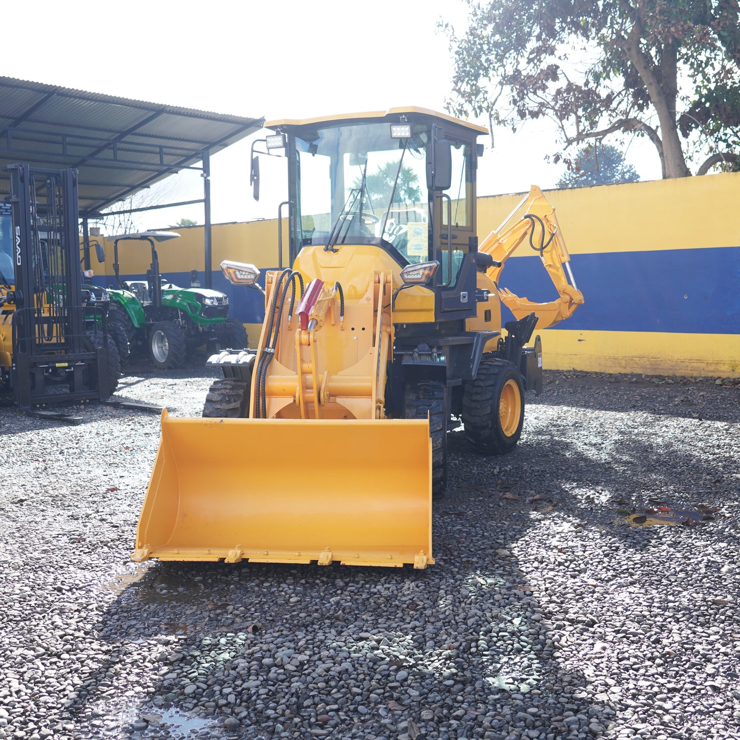 Retroexcavadora Work Carga 1000 Kg