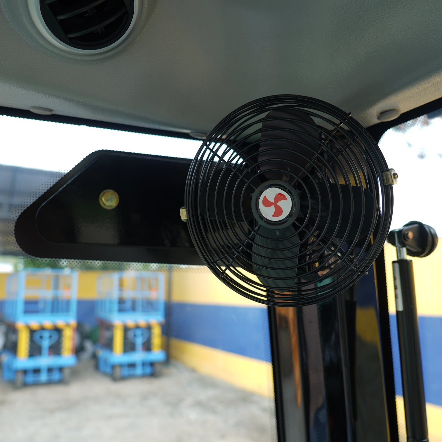 Tractor 4x4 Cabinado 70 HP Turbo A/C