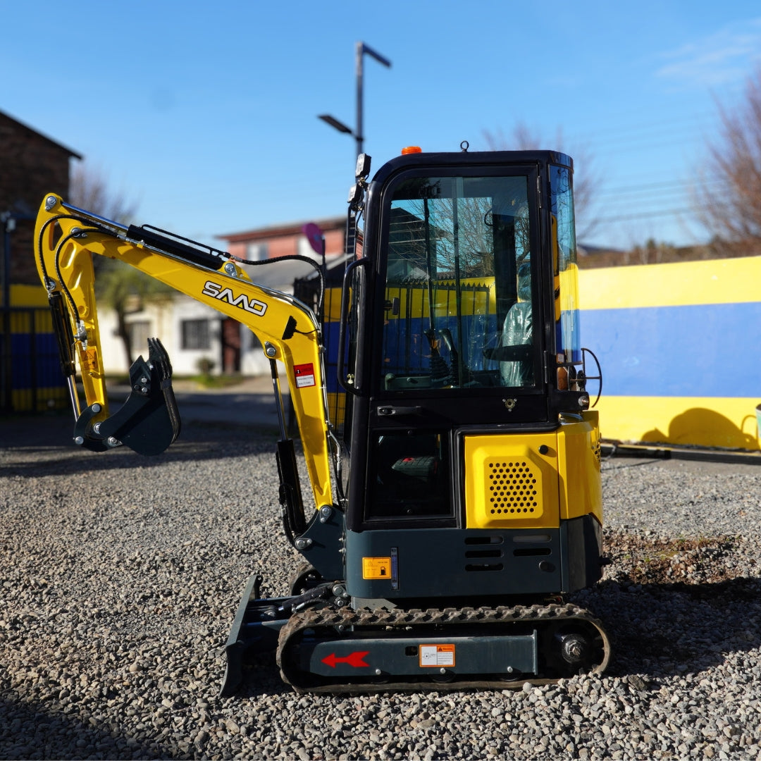 Miniexcavadora SE17 Con Cabina Enfriada Por Agua