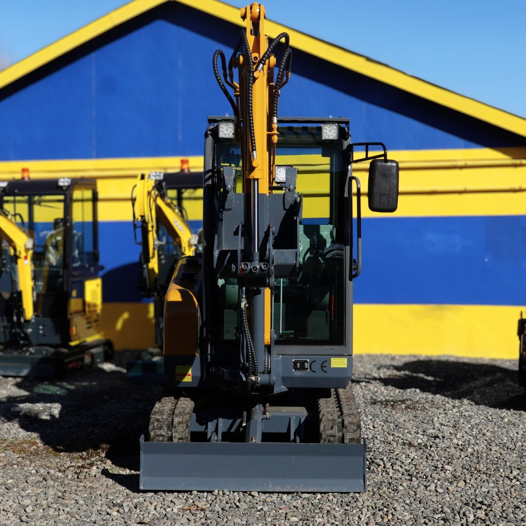 Miniexcavadora SE30 Con Cabina Enfriada Por Agua