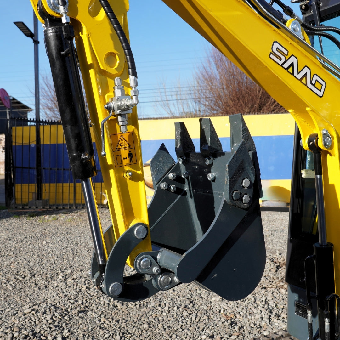 Miniexcavadora SE17 Con Cabina Enfriada Por Agua