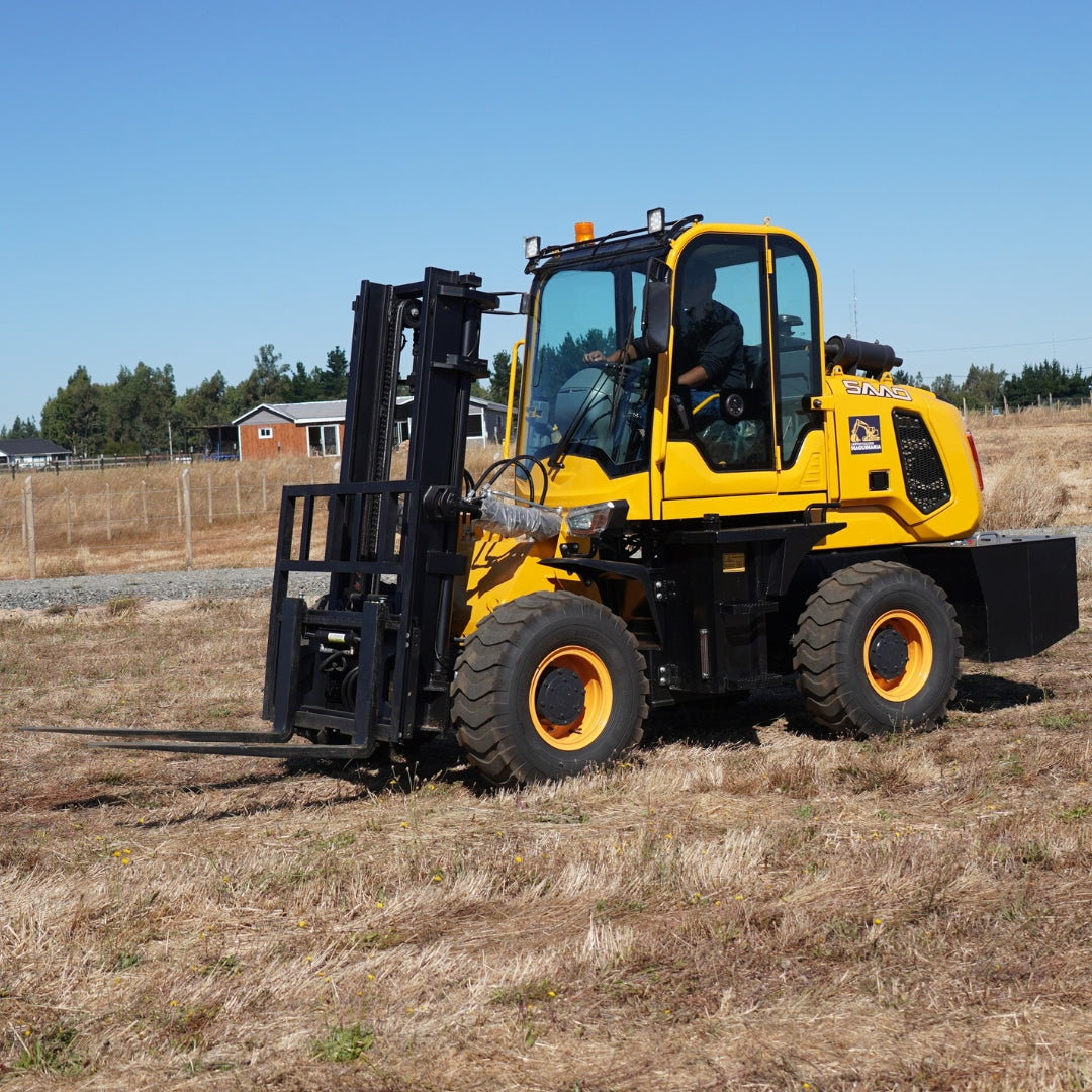 Grúa Horquilla 4x4 Carga 3000 Kg, 3m