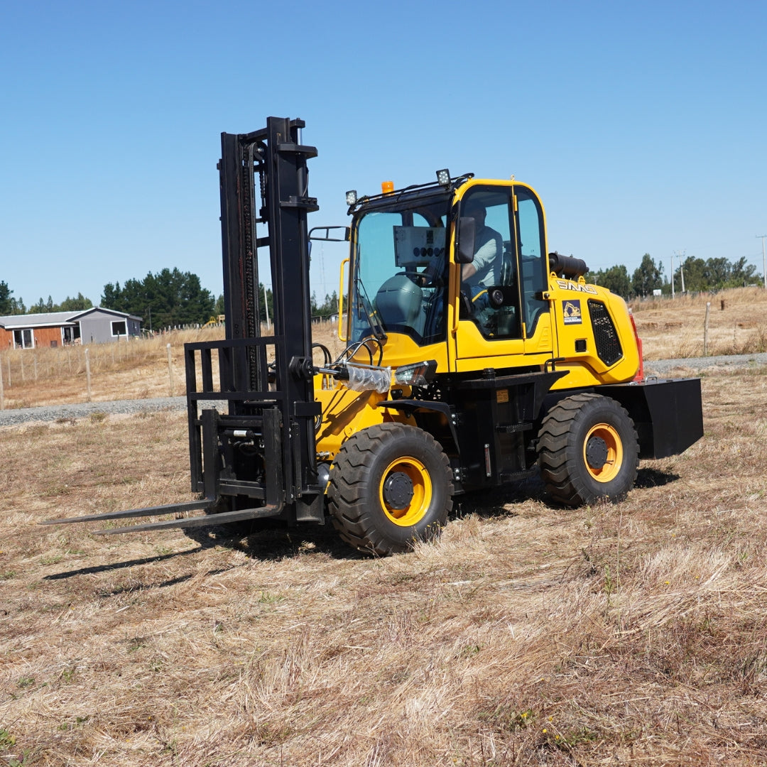 Grúa Horquilla 4x4 Carga 3000 Kg, 4m A/C