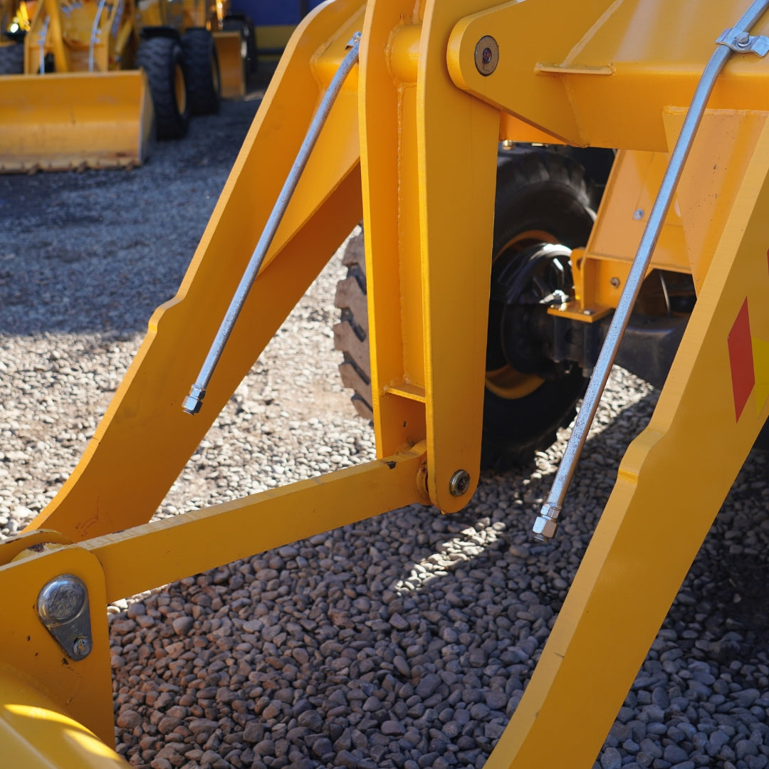 Cargador Frontal Bajo Carga 1500 Kg