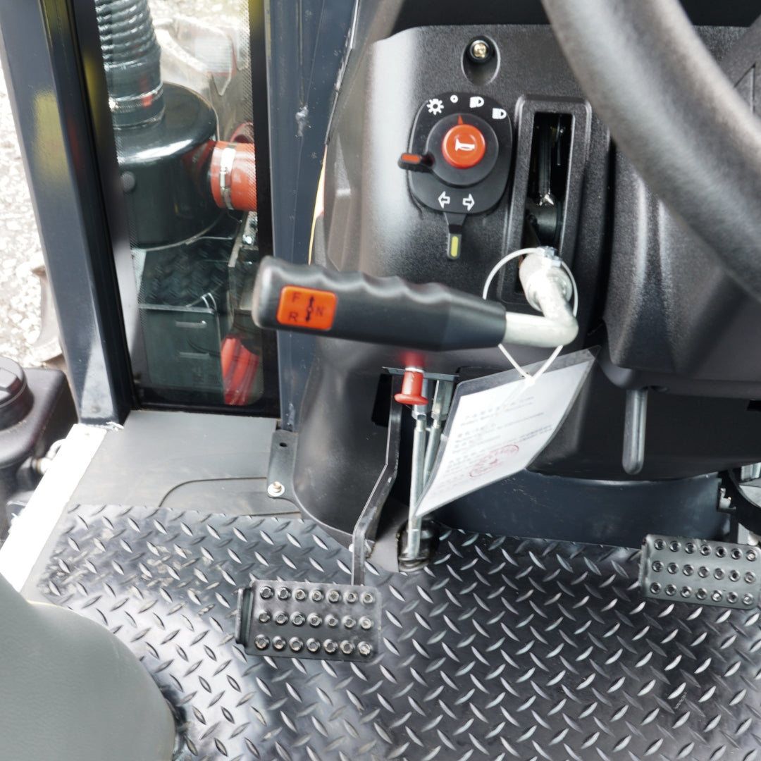 Tractor 4x4 Cabinado 100 HP Turbo A/C