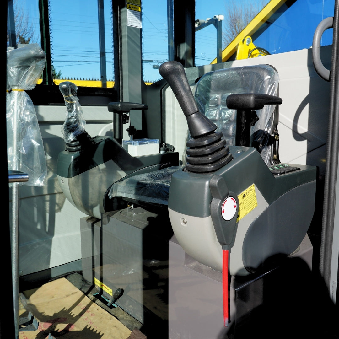 Miniexcavadora SE30 Con Cabina Enfriada Por Agua