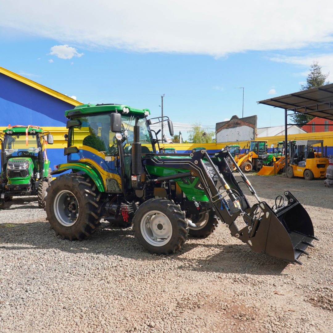 Tractor 4x4 Cabinado con Pala 70 HP Turbo A/C