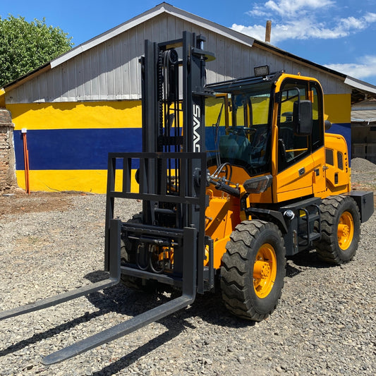 Grúa Horquilla 4x4 Carga 1500 Kg, 3m