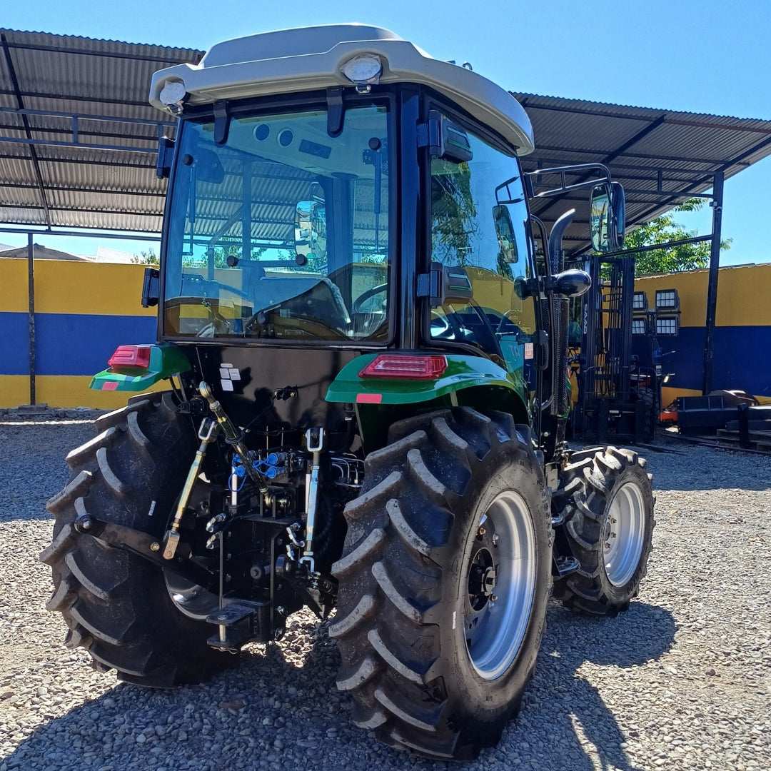 Tractor 4x4 Cabinado 70 HP A/C