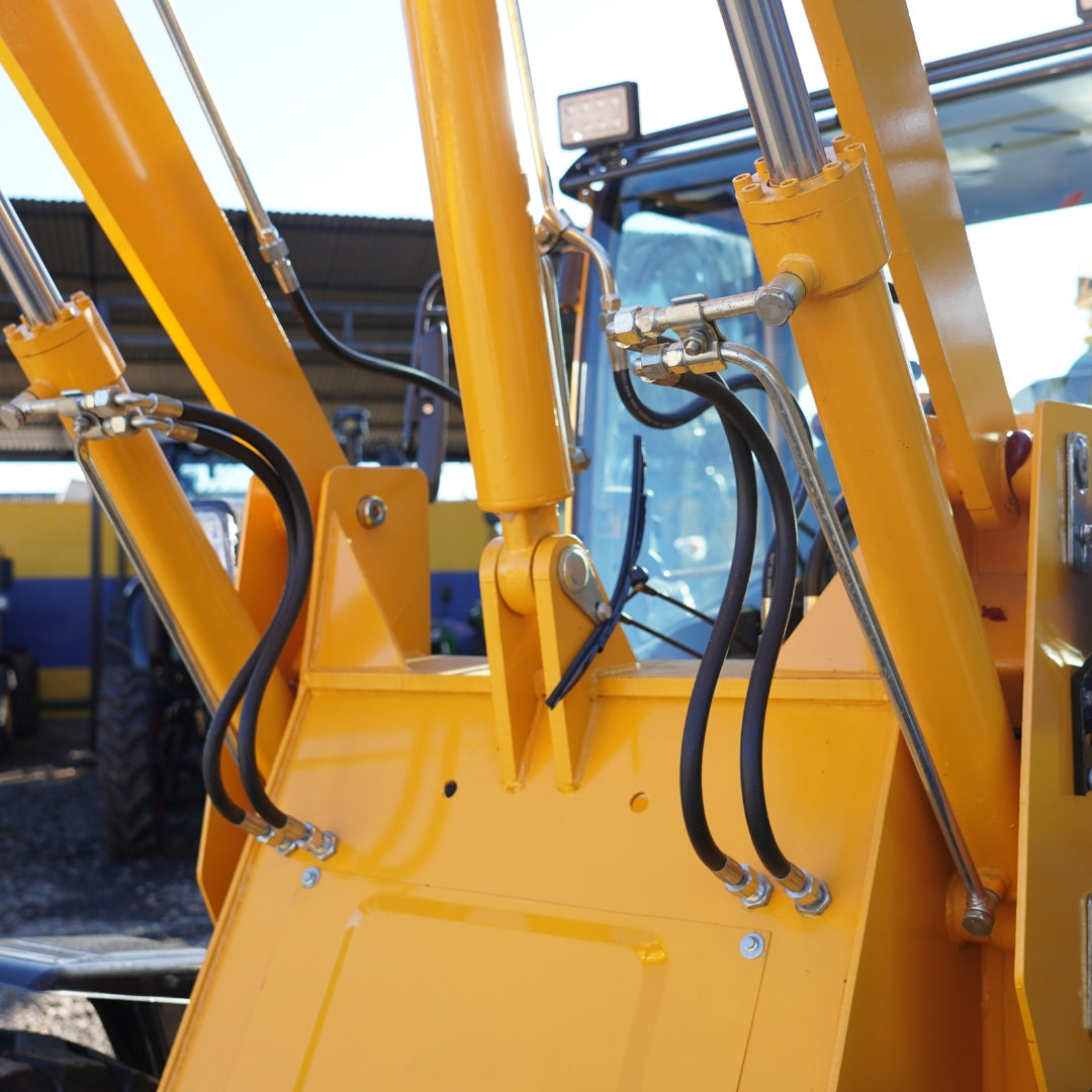 Cargador Frontal Bajo Carga 1500 Kg