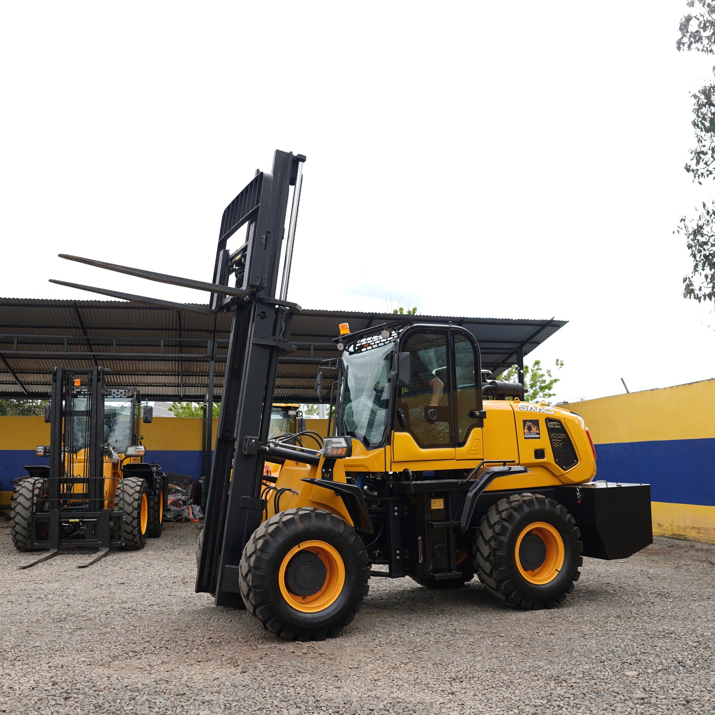 Grúa Horquilla 4x4 Carga 4000 Kg, 4m A/C Turbo