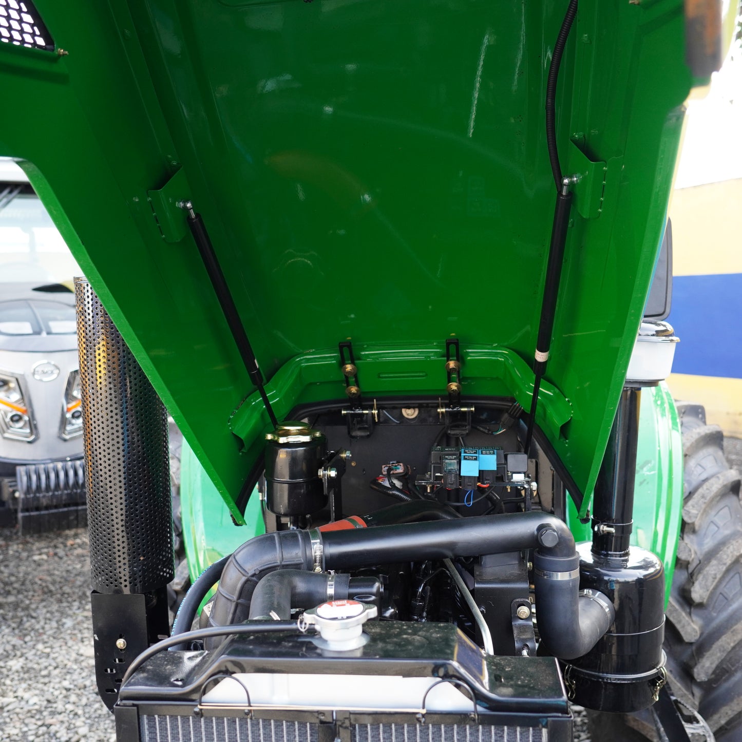 Tractor 4x4 Techo 70 HP Turbo
