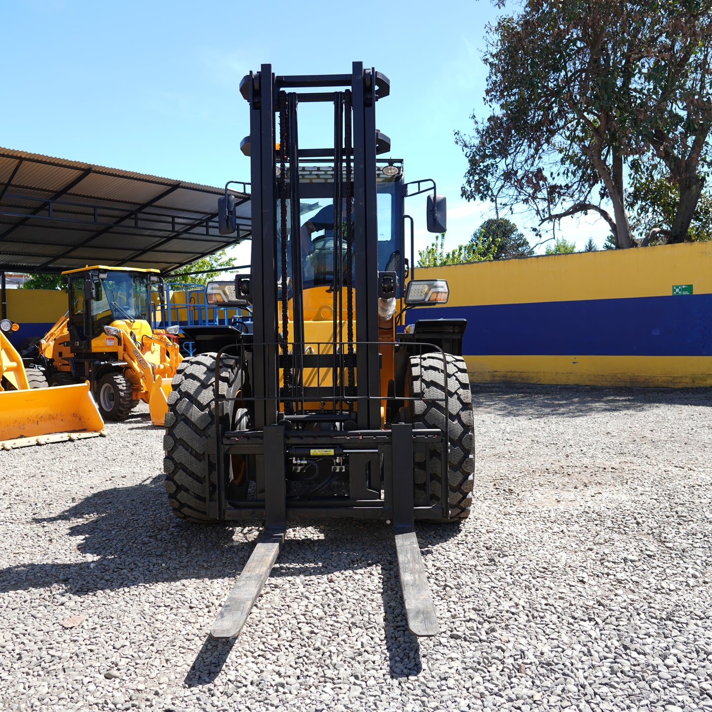 Grúa Horquilla 4x4 Carga 5000 Kg, 4m A/C Turbo