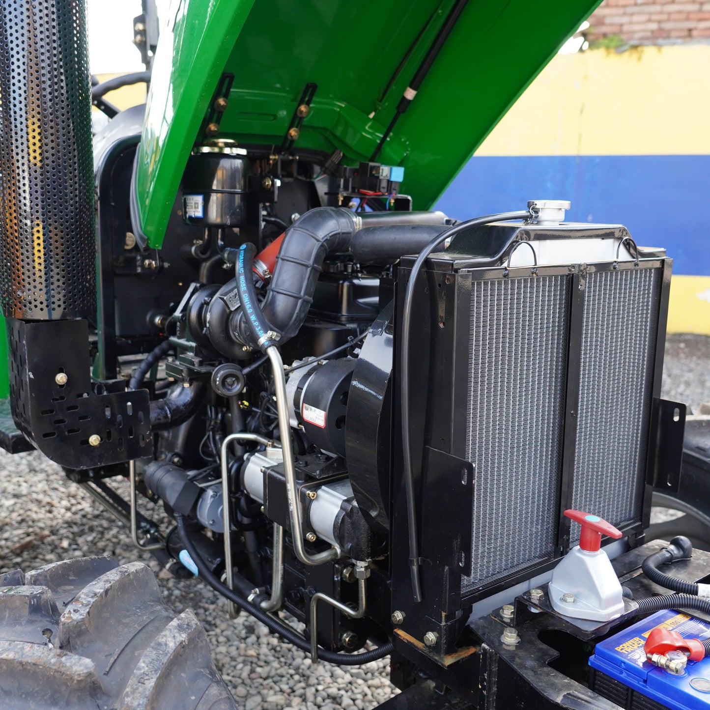 Tractor 4x4 Techo 70 HP Turbo