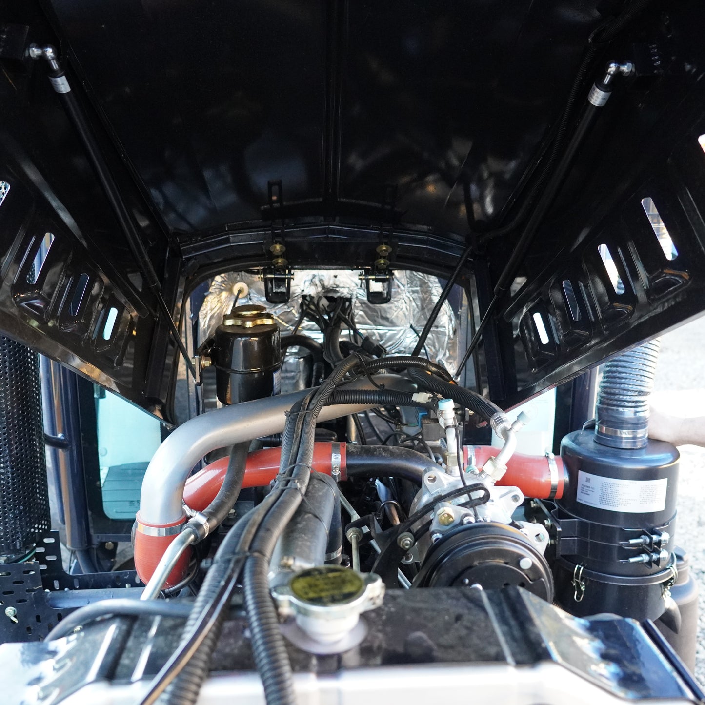 Tractor 4x4 Cabinado 100 HP Turbo A/C