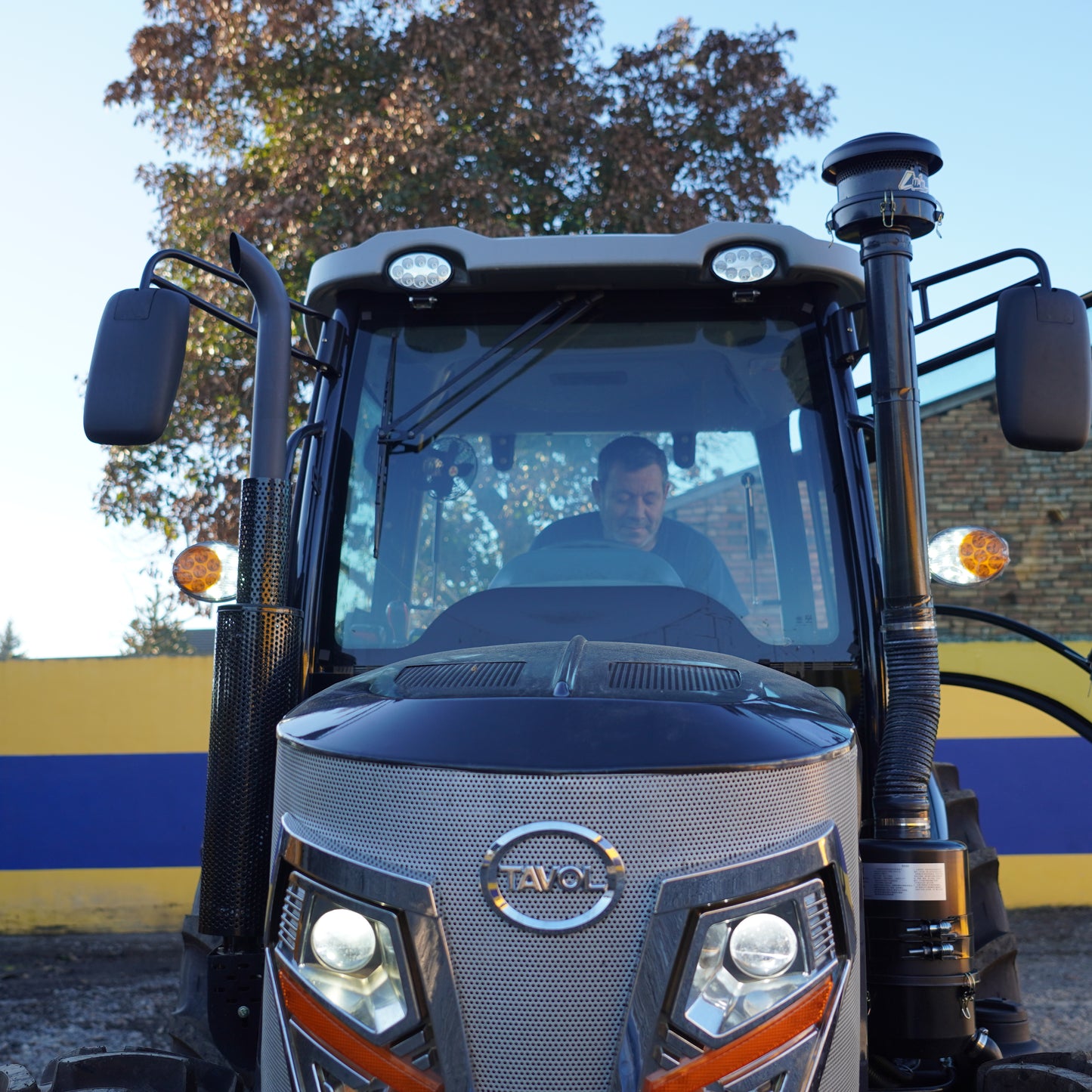 Tractor 4x4 Cabinado 100 HP Turbo A/C