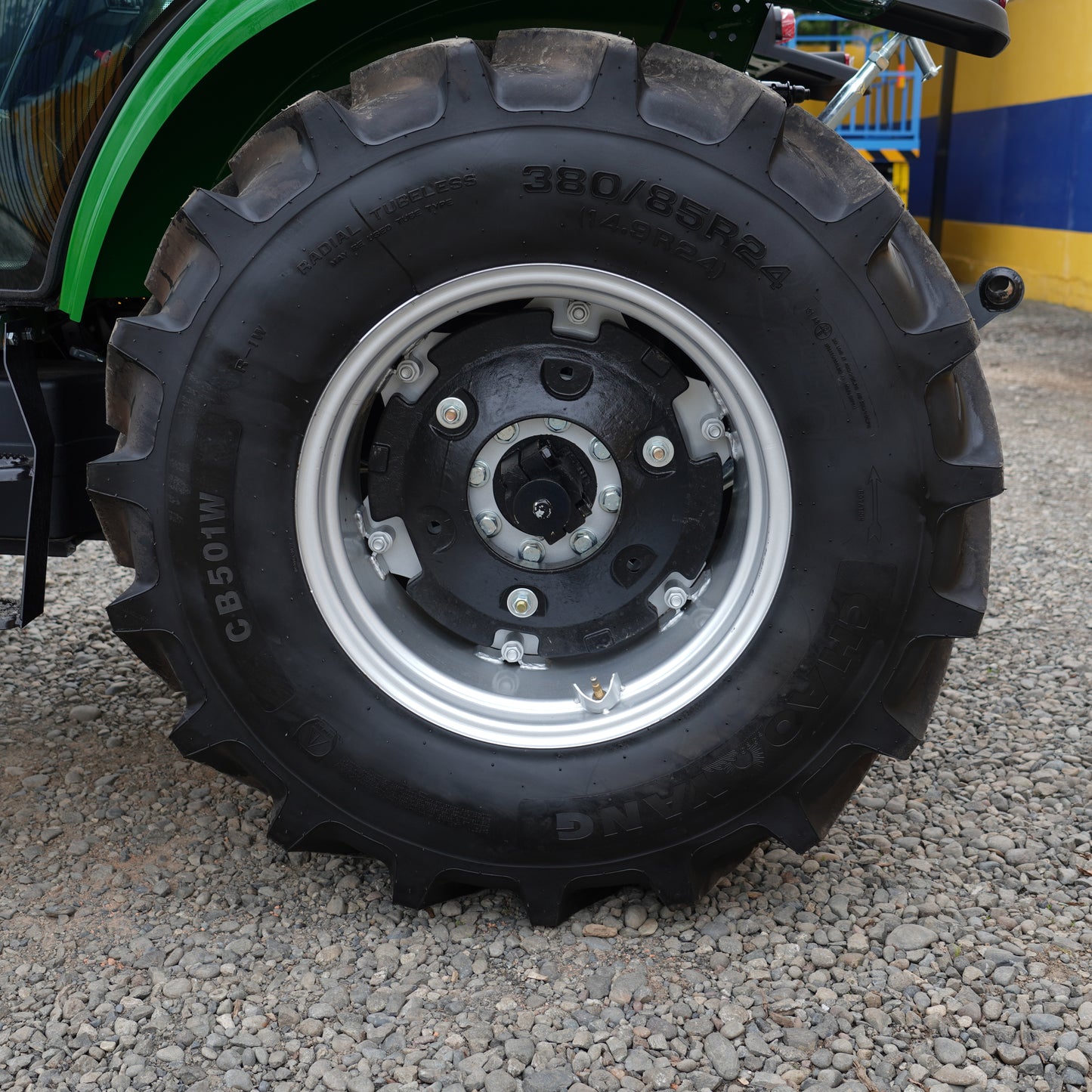 Tractor 4x4 Cabinado 70 HP Turbo A/C