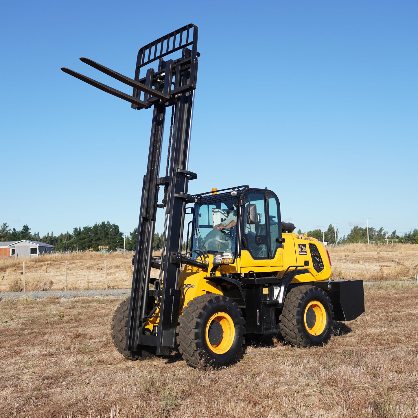 Grúa Horquilla 4x4 Carga 4000 Kg, 4m A/C Turbo