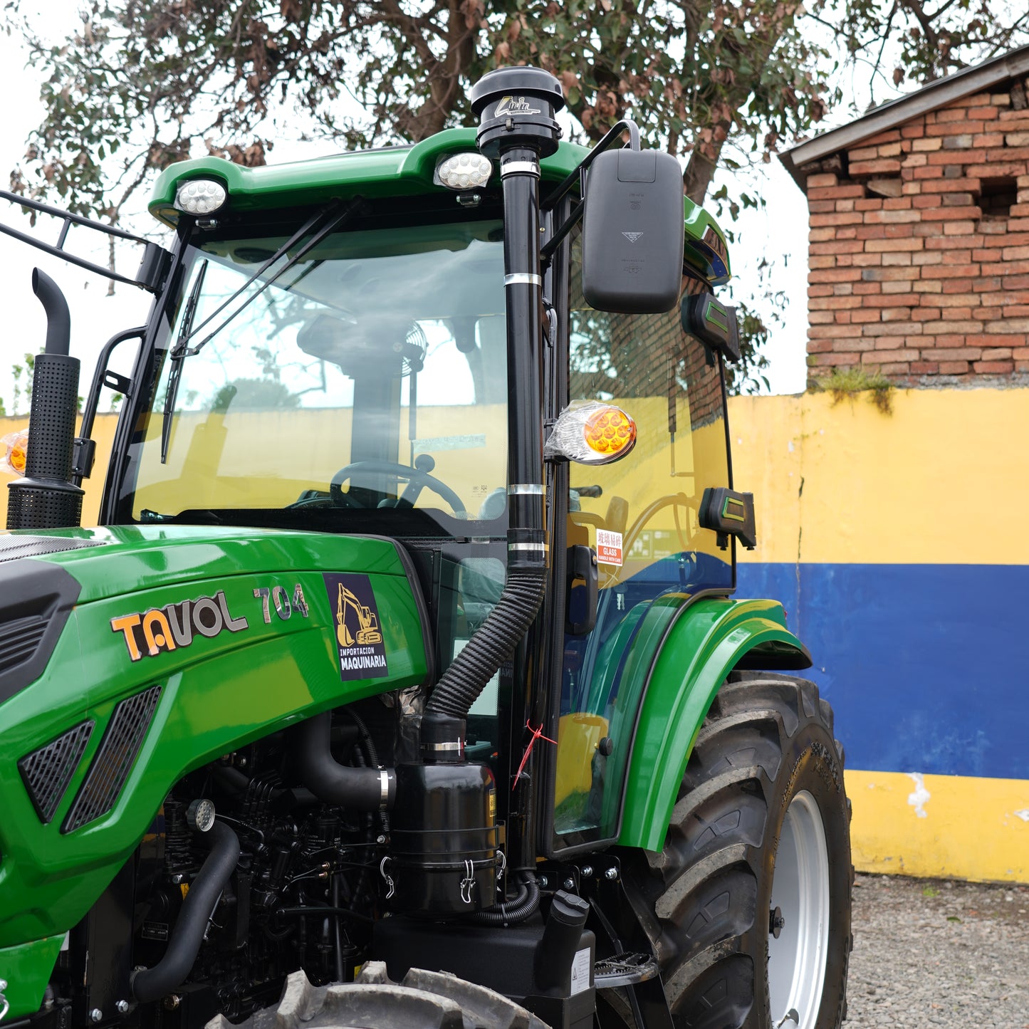 Tractor 4x4 Cabinado 70 HP Turbo A/C