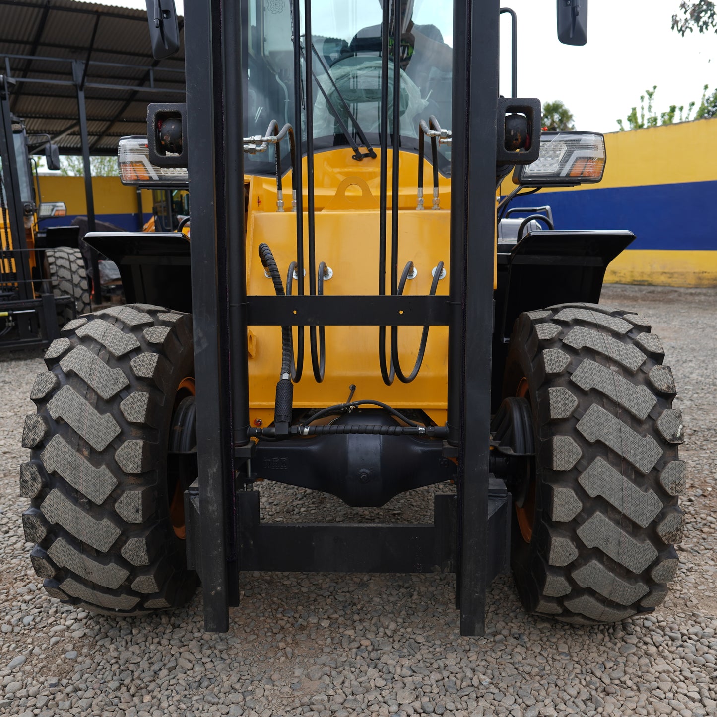 Grúa Horquilla 4x4 Carga 4000 Kg, 4m A/C Turbo