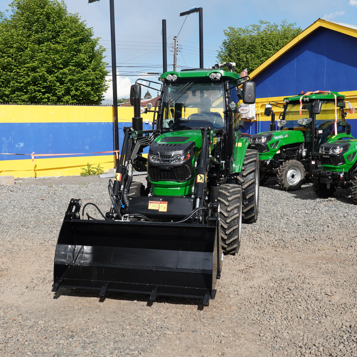 Tractor 4x4 Cabinado con Pala 70 HP Turbo A/C