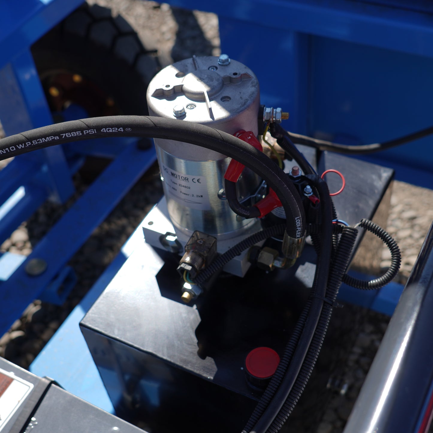 Alza Hombre Tijera 10 Metros Doble Asistencia Eléctrica