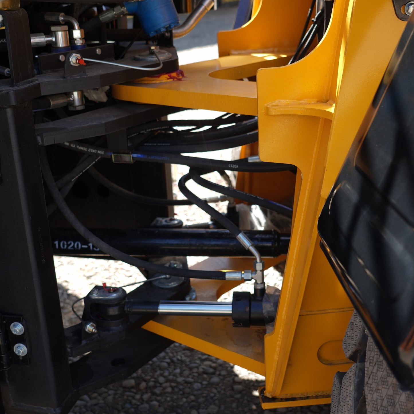 Grúa Horquilla 4x4 Carga 5000 Kg, 4m A/C Turbo