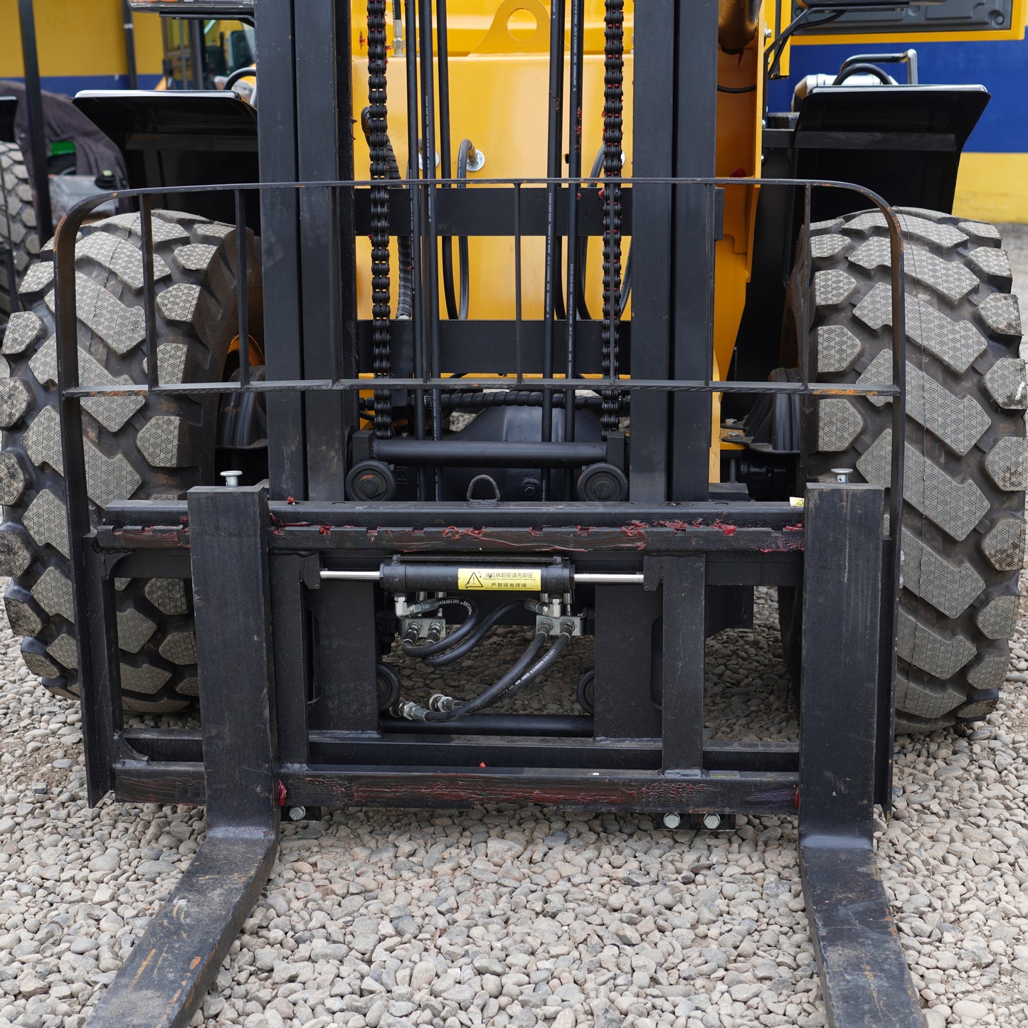 Grúa Horquilla 4x4 Carga 4000 Kg, 4m A/C Turbo