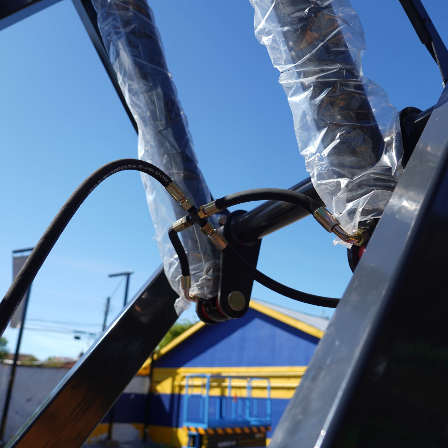 Alza Hombre Tijera 10 Metros Doble Asistencia Eléctrica