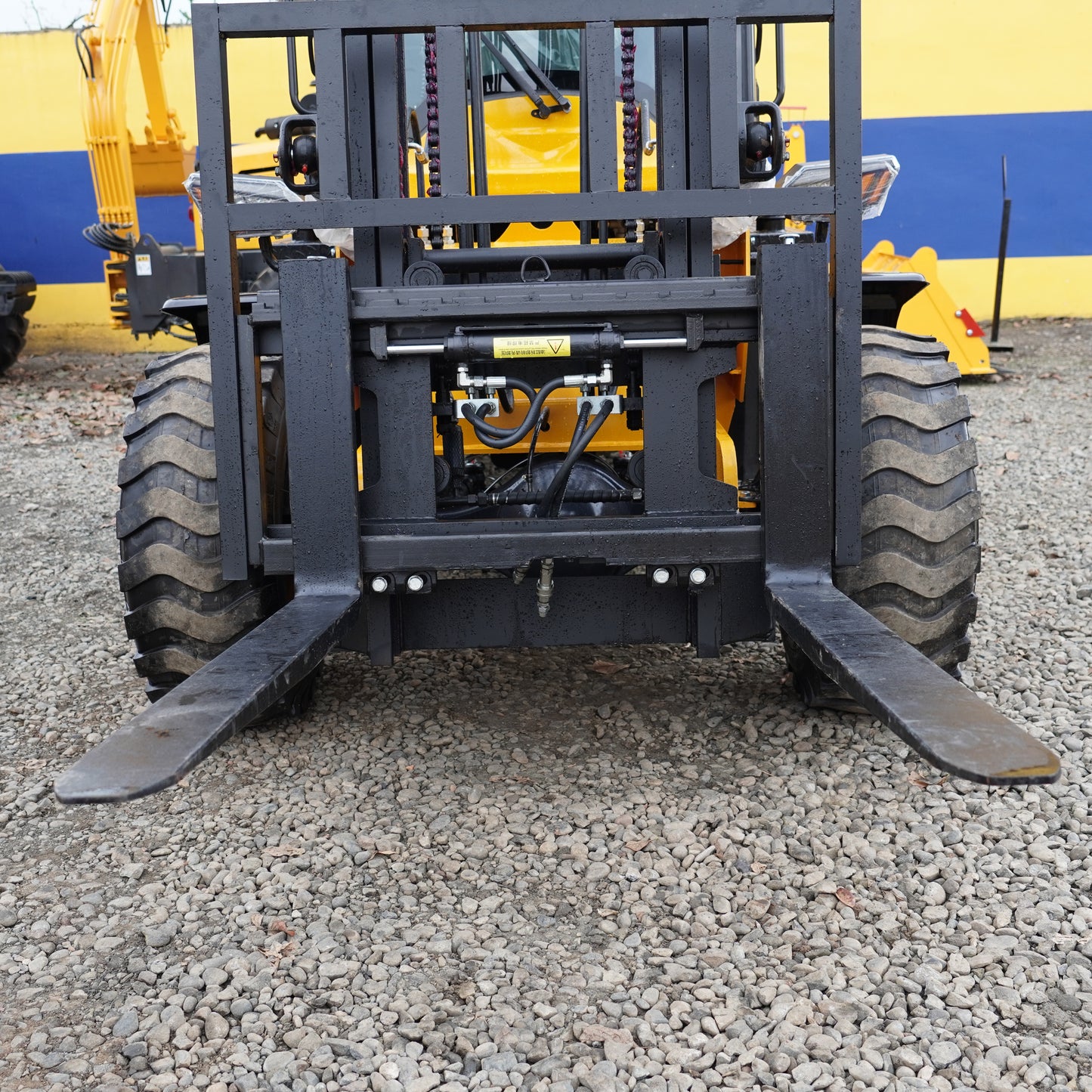 Grúa Horquilla 4x4 Carga 3000 Kg, 3m