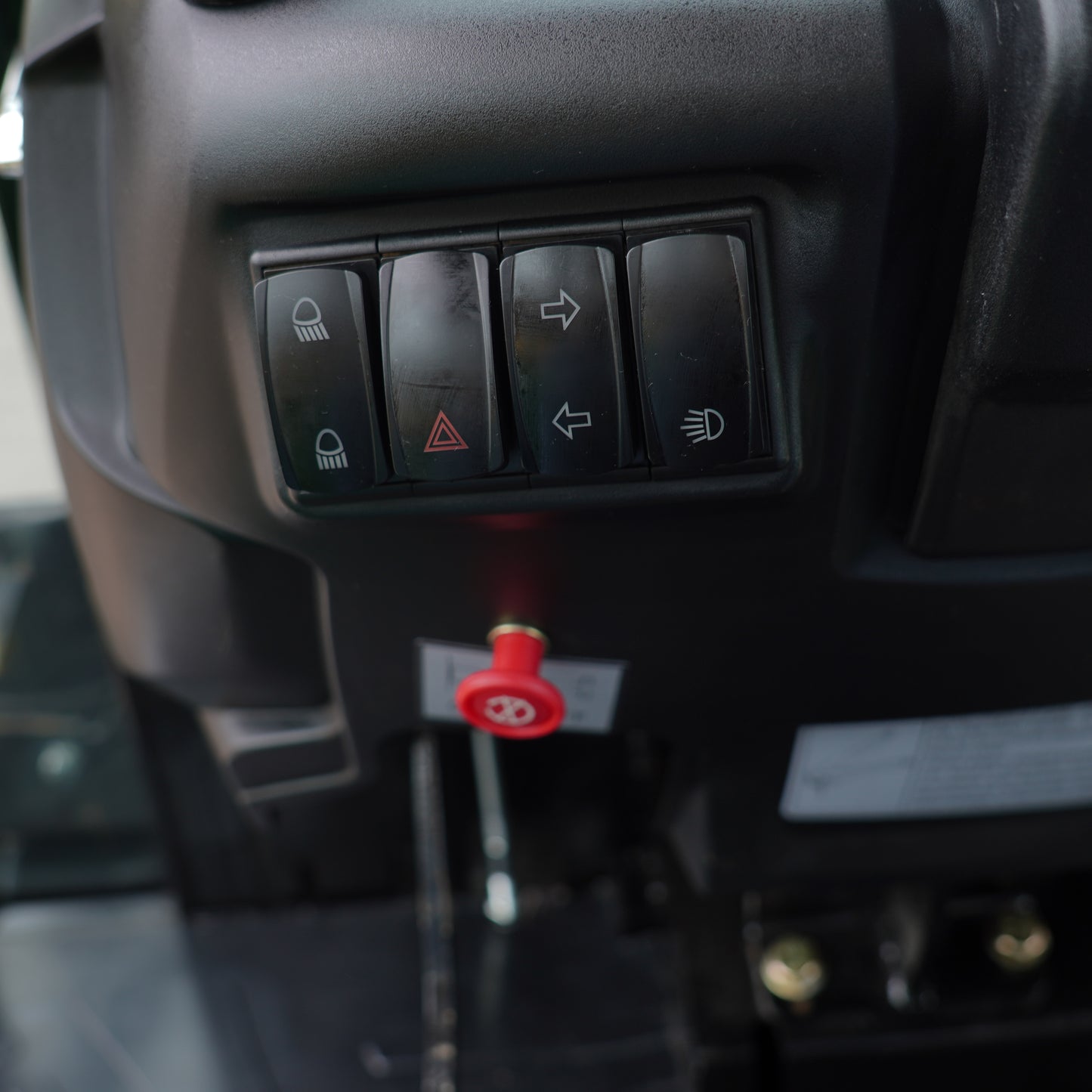 Tractor 4x4 Cabinado 70 HP Turbo A/C