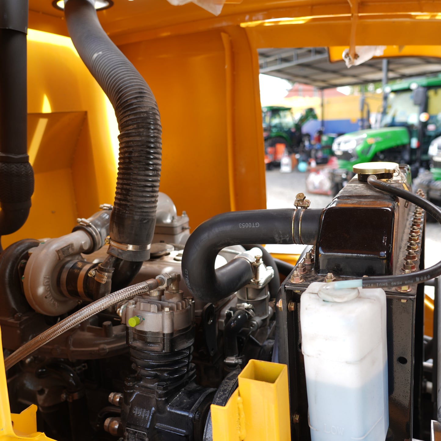 Grúa Horquilla 4x4 Carga 5000 Kg, 4m A/C Turbo