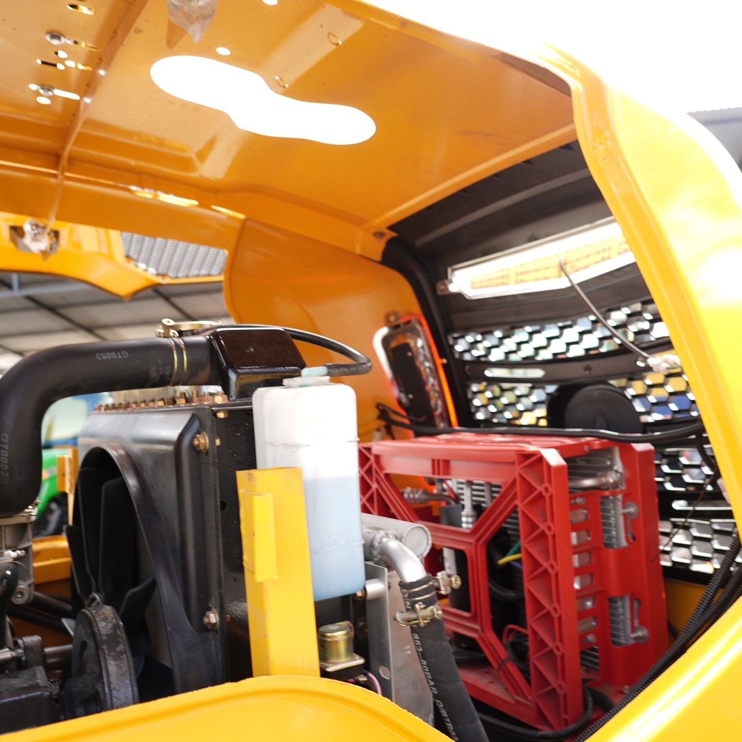 Grúa Horquilla 4x4 Carga 5000 Kg, 4m A/C Turbo