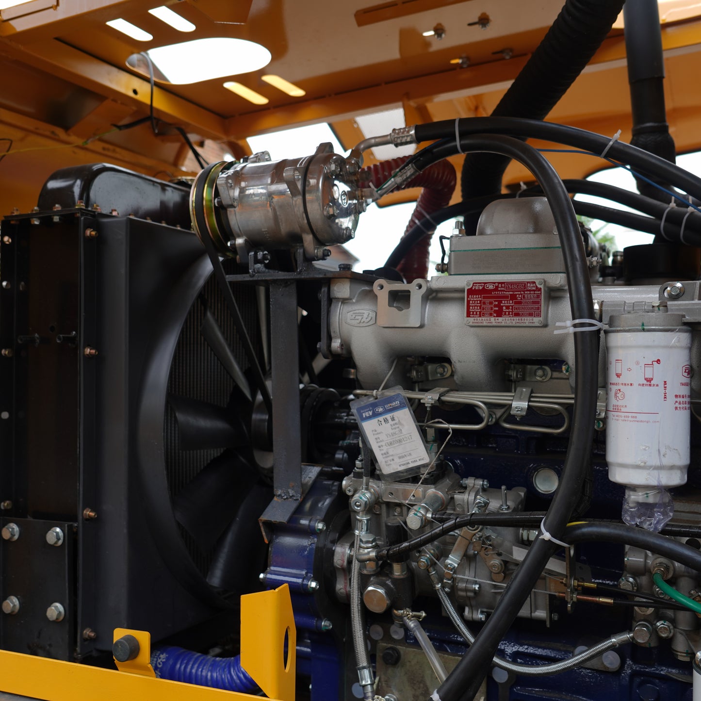 Cargador Frontal SZ930 125 HP Turbo