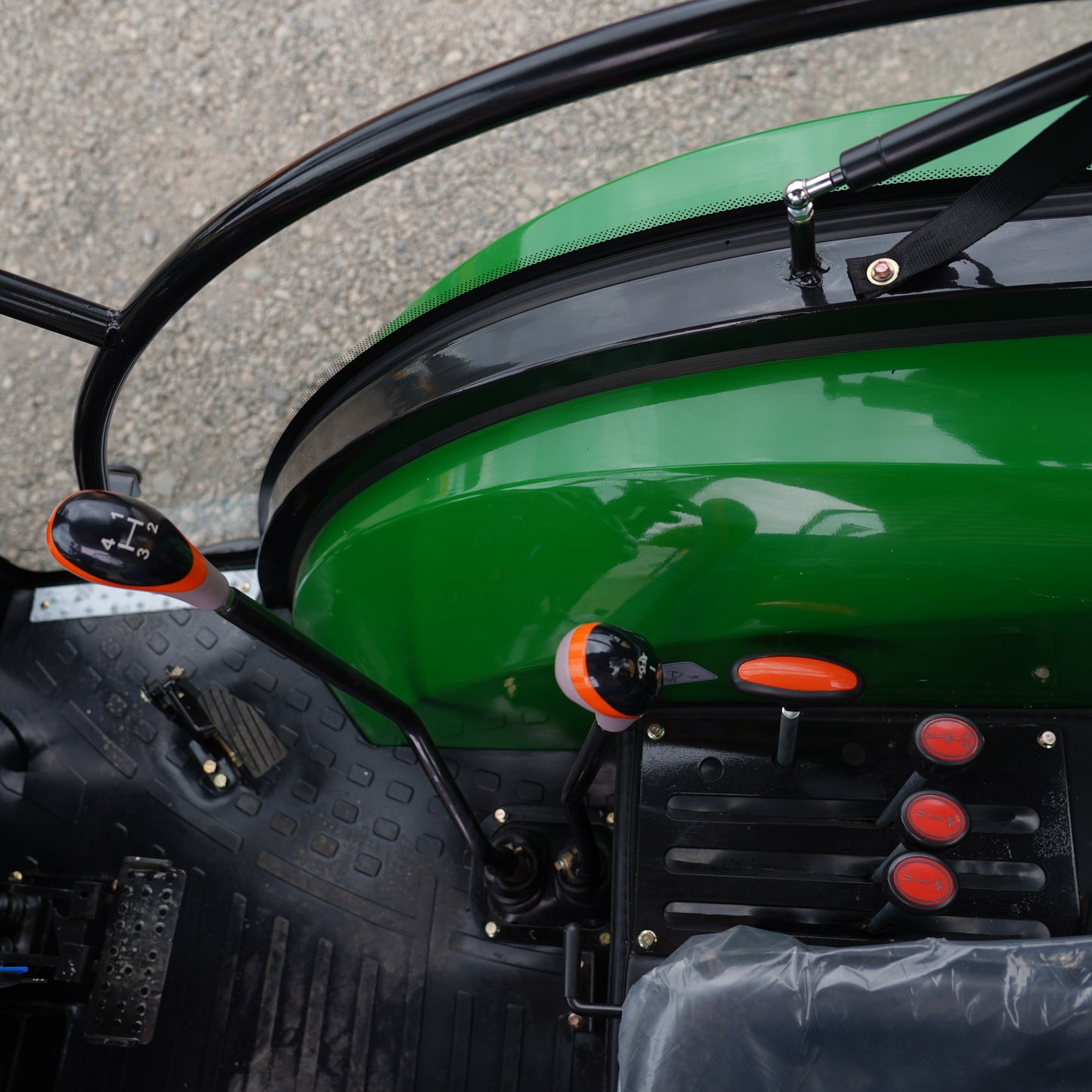 Tractor 4x4 Cabinado 70 HP Turbo A/C