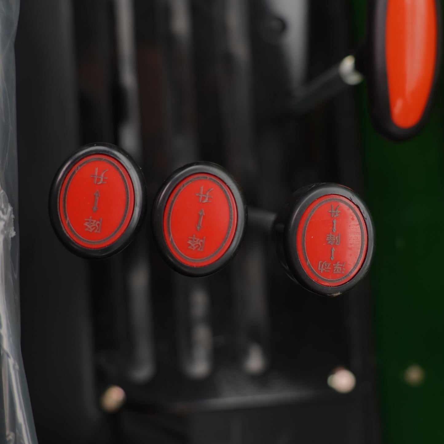 Tractor 4x4 Cabinado 70 HP Turbo A/C