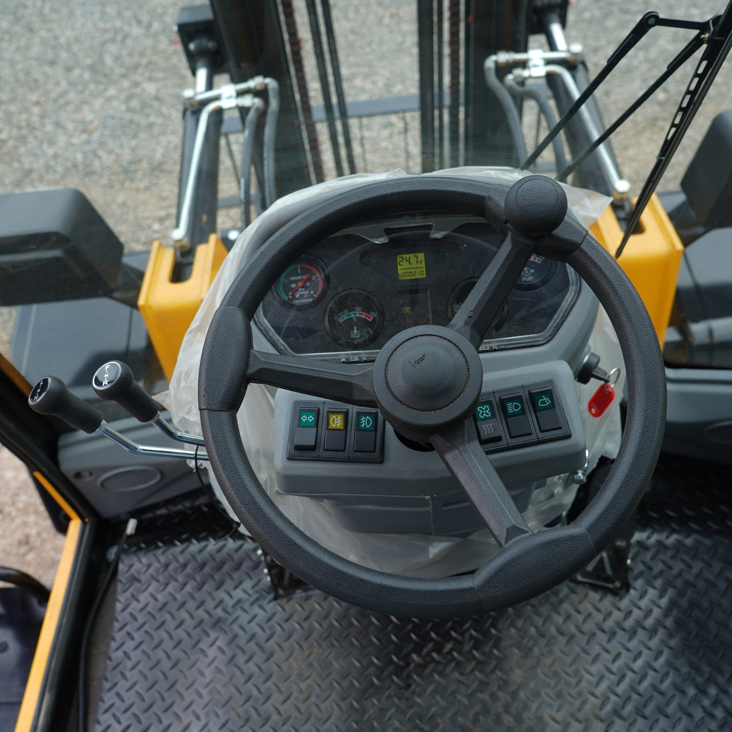 Grúa Horquilla 4x4 Carga 4000 Kg, 4m A/C Turbo