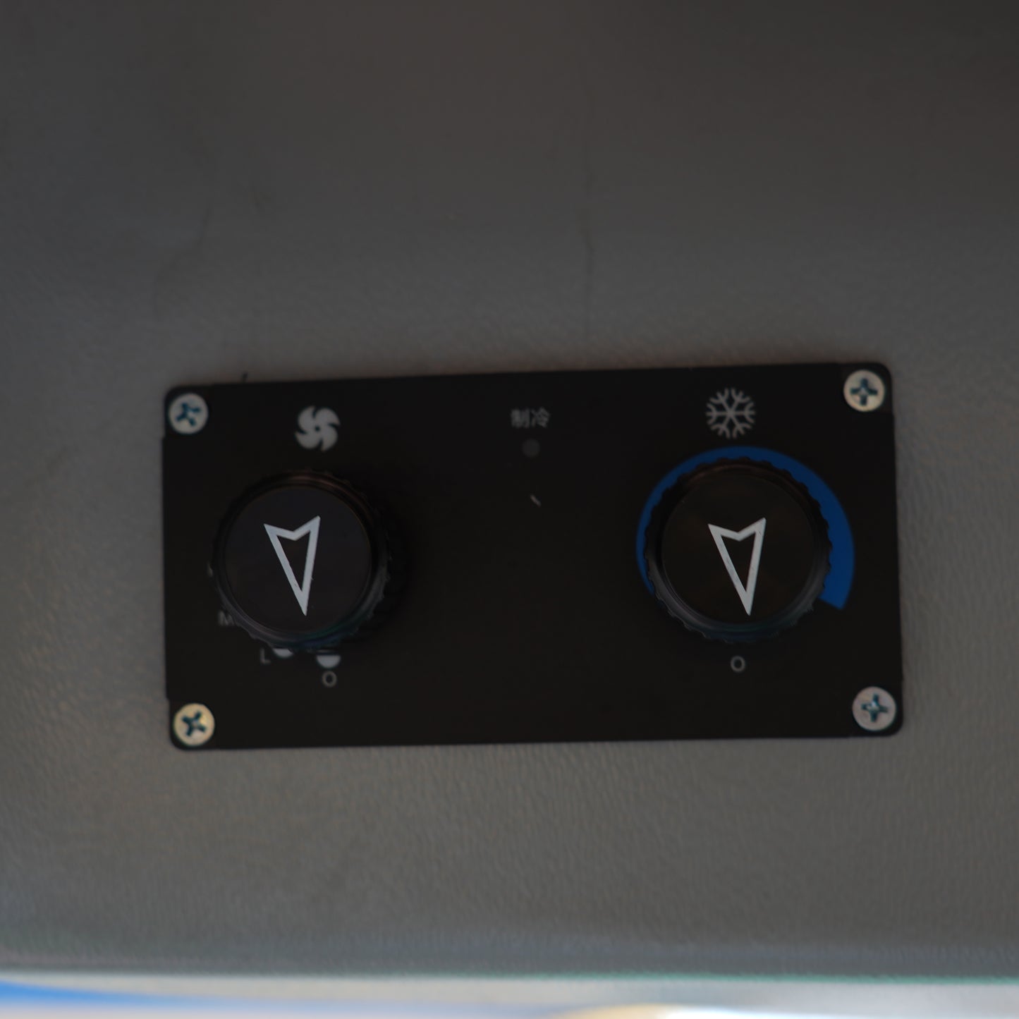 Tractor 4x4 Cabinado 70 HP Turbo A/C