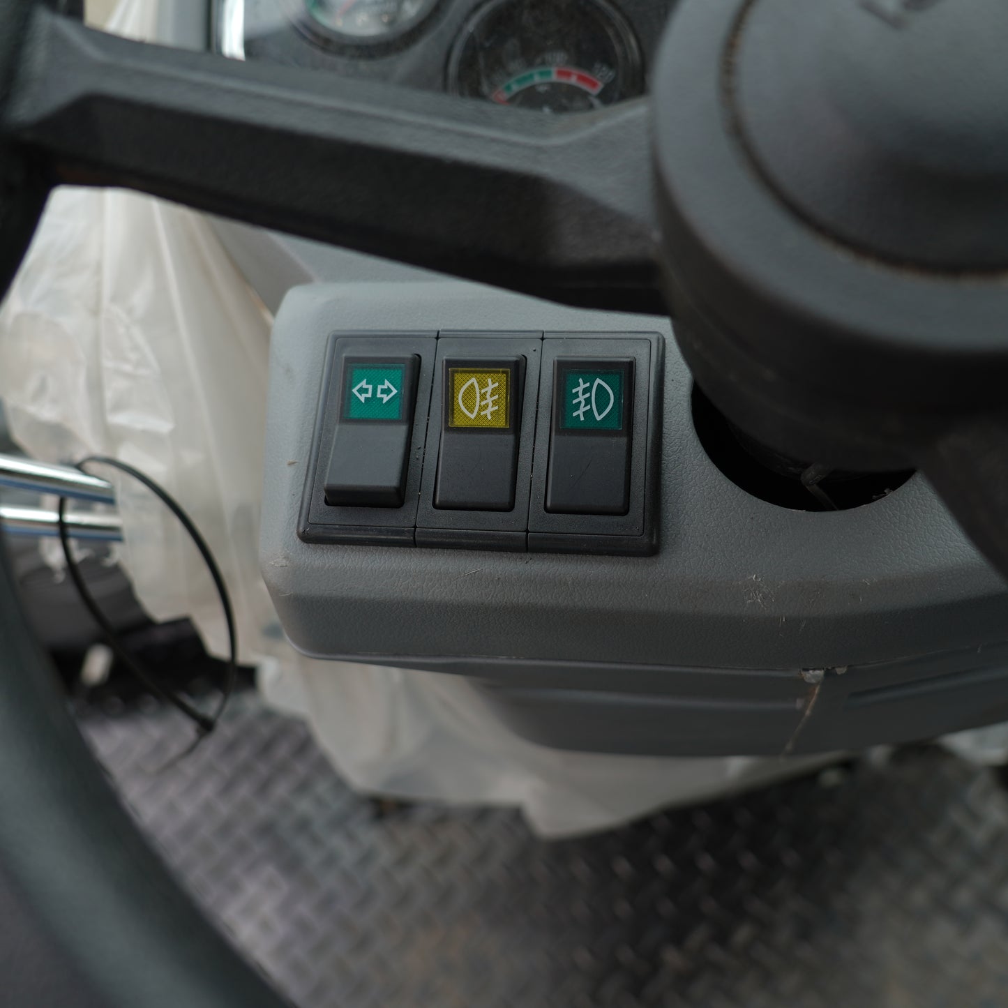 Grúa Horquilla 4x4 Carga 4000 Kg, 4m A/C Turbo