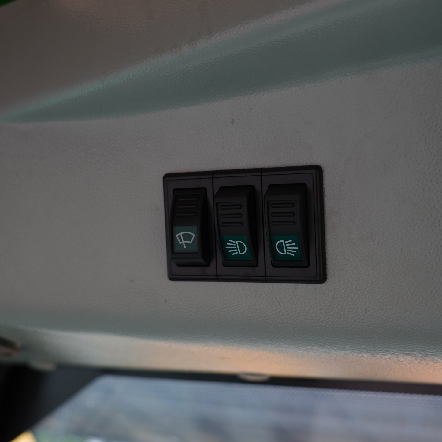 Tractor 4x4 Cabinado 70 HP Turbo A/C