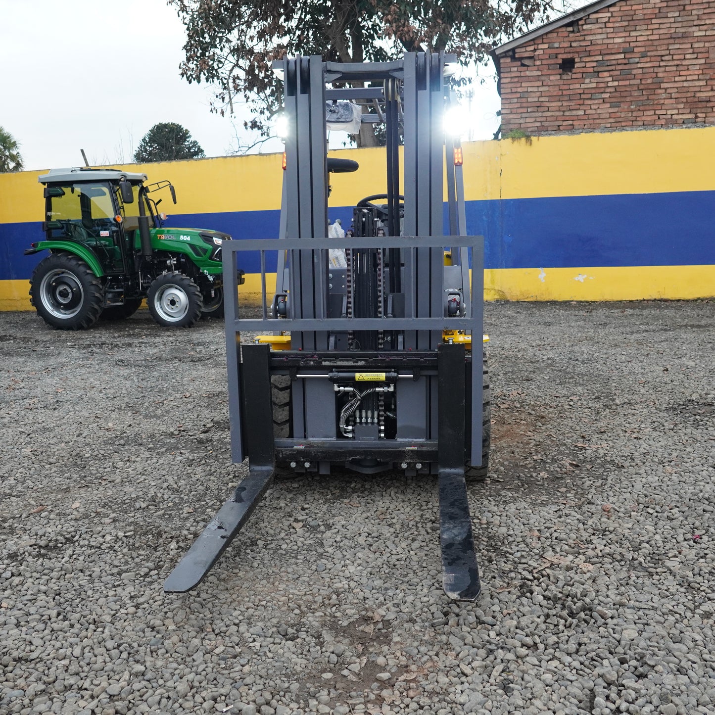 Grúa Horquilla 4x2 3500 Kg 4.5m