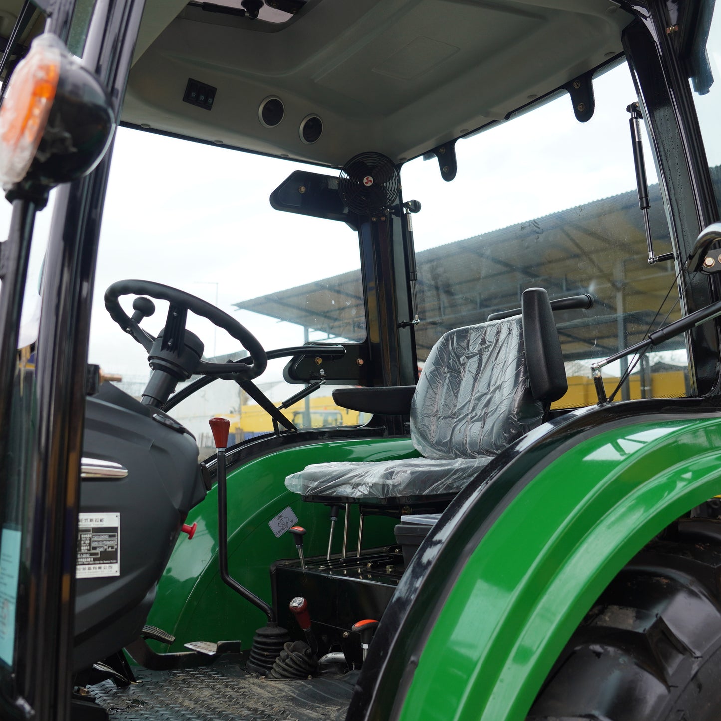 Tractor 4x4 Cabinado 50 HP